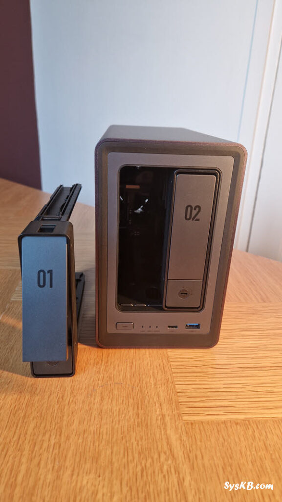 Ouverture des baies du UGREEN NAS DXP2800