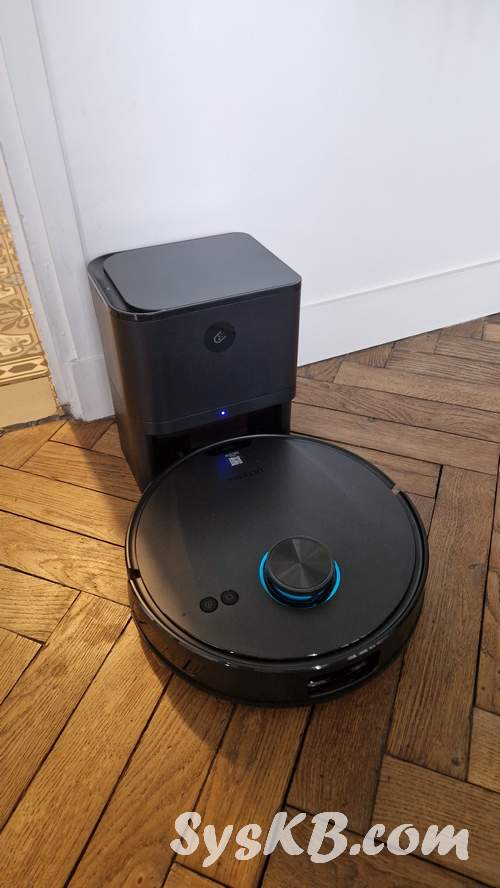 Le robot Ultenic T20 Pro a un design noir mat très sobre