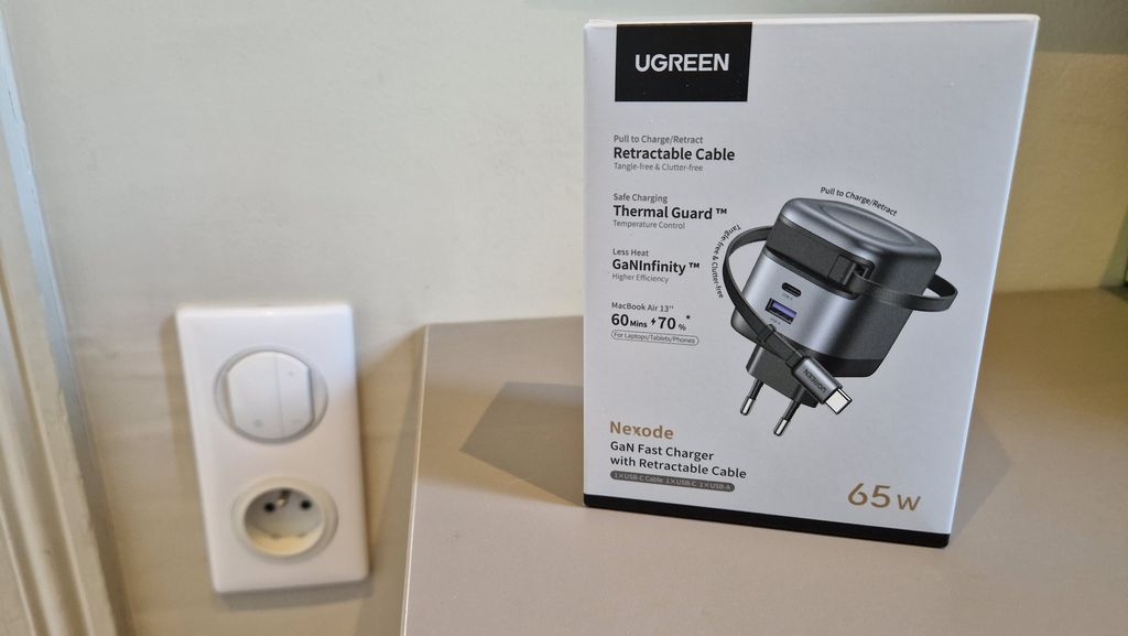Chargeur 65W UGREEN Retractable 01