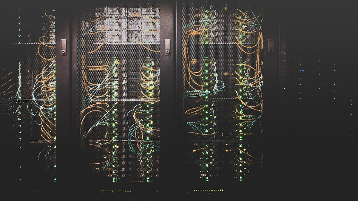 Câblage réseau de datacenter — infrastructure VPS pour hébergement WordPress sécurisé