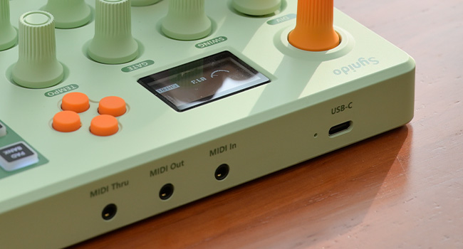 Connectique MIDI In Out Thru du Synido TempoPAD C16