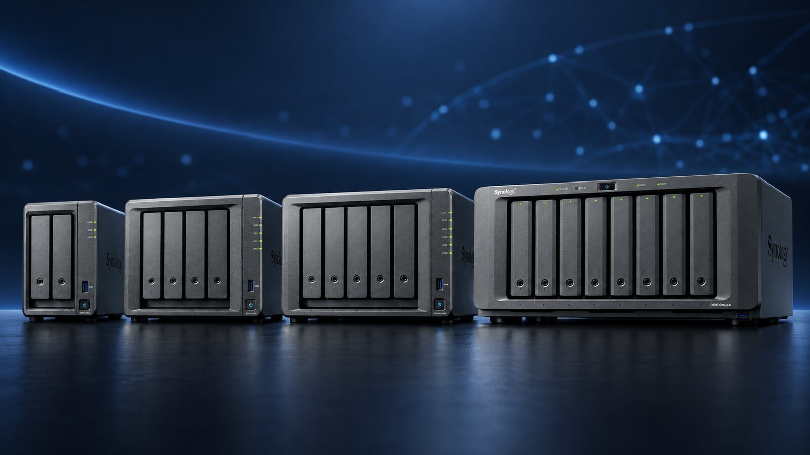 Gamme Synology DiskStation neo+ sur un fond technologique bleu sombre